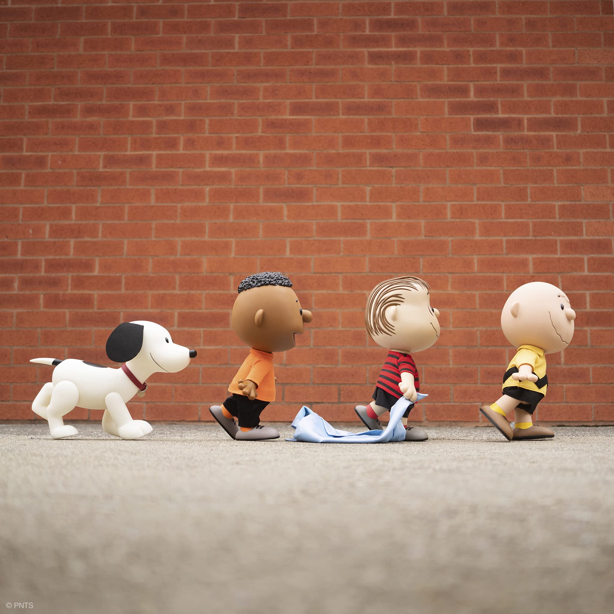 Super7 Supersize Peanuts Charlie Brown (Red Shirt) - 16" Peanuts Action Figure with Fabric Clothing Classic Cartoon Collectibles and Retro Toys - Image 8