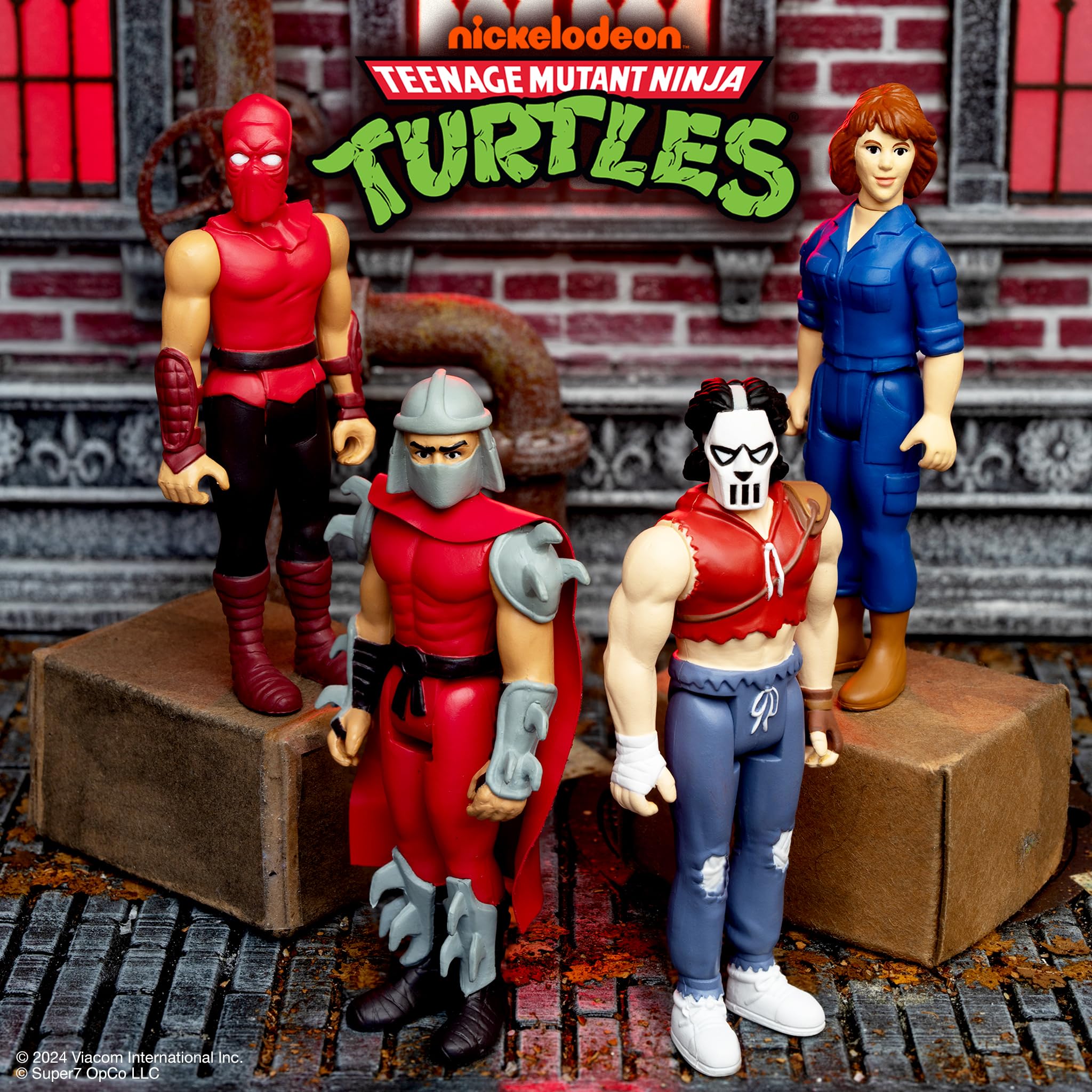 Super7 Teenage Mutant Ninja Turtles April O'Neil (Comic Color) - 3.75" TMNT Action Figure with Accessories Classic Cartoon Collectibles - Image 4